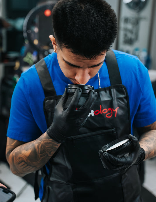 Charcoal Pomade | Shine & Depth – Firme Look