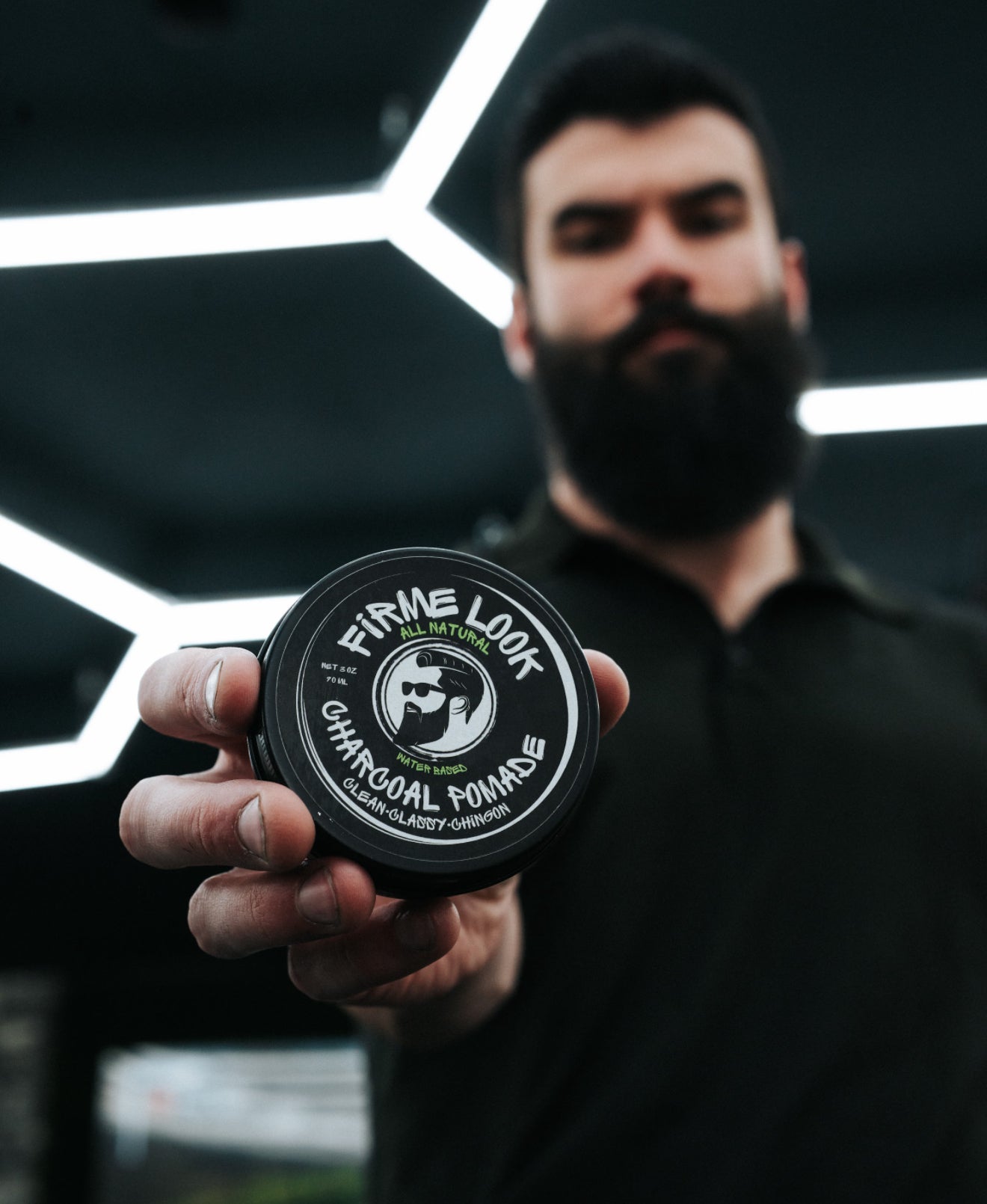 Charcoal Pomade | Shine & Depth – Firme Look